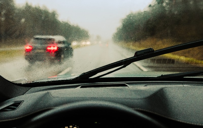 Gestul din trafic care îi deranjează pe ceilalți șoferi poate aduce o amendă de 200 de euro, în Spania