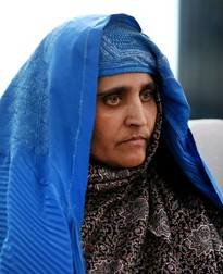 Sharbat Gula este văduvă și mamă a patru copii | Foto: EPA/HEDAYATULLAH AMID