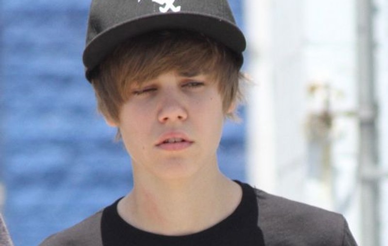 Justin Bieber şi-a tatuat o păsărică