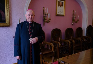Șeful Bisericii Romano-Catolice spune că „e nevoie să ne exersăm discernământul înainte să credem o informaţie sau alta”