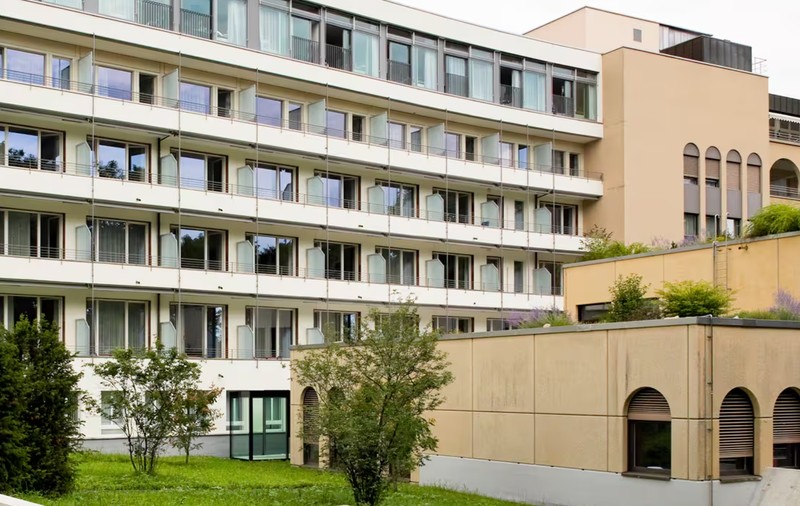270 de călugărițe, 255 în vârstă de peste 70 de ani, au câștigat 575 de milioane de euro după ce au vândut spitalul mănăstirii