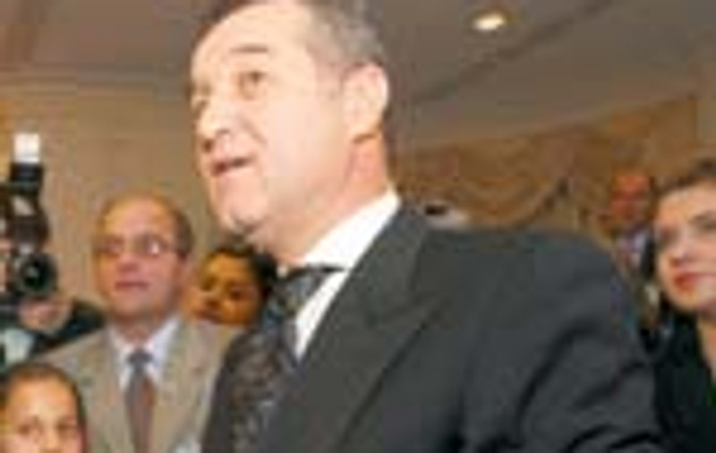 Becali a donat 15.000 &euro;