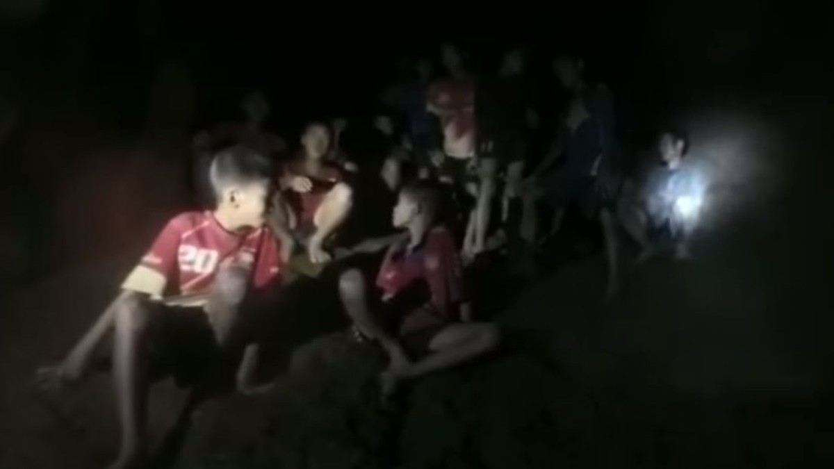 operațiunea de salvare a copiilor prinși în peștera din Thailanda