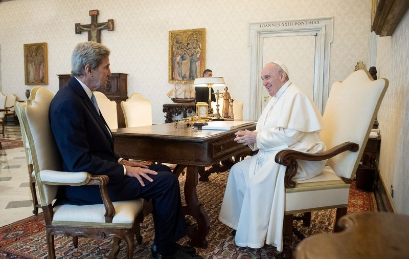 Papa Francisc este într-o formă excelentă, spune emisarul american pentru climă, cu care a avut o întâlnire privată