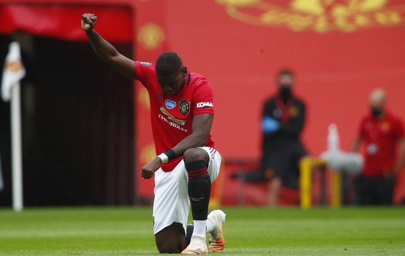 GALERIE FOTO  |  Paul Pogba  a afișat o frizură cu simbolul mişcării antirasiste “Black Lives Matter”