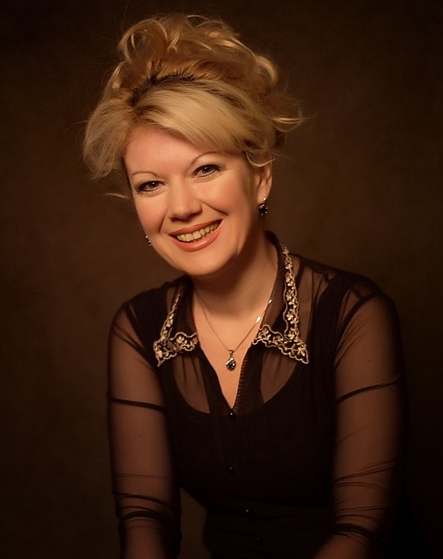 REPORTAJ/ Actriţa Dorina Roman şi-a deschis propriul teatru la Braşov. "Dacă nu muşti din scenă până la lacrimă şi sânge, publicul simte și nu mai vine“