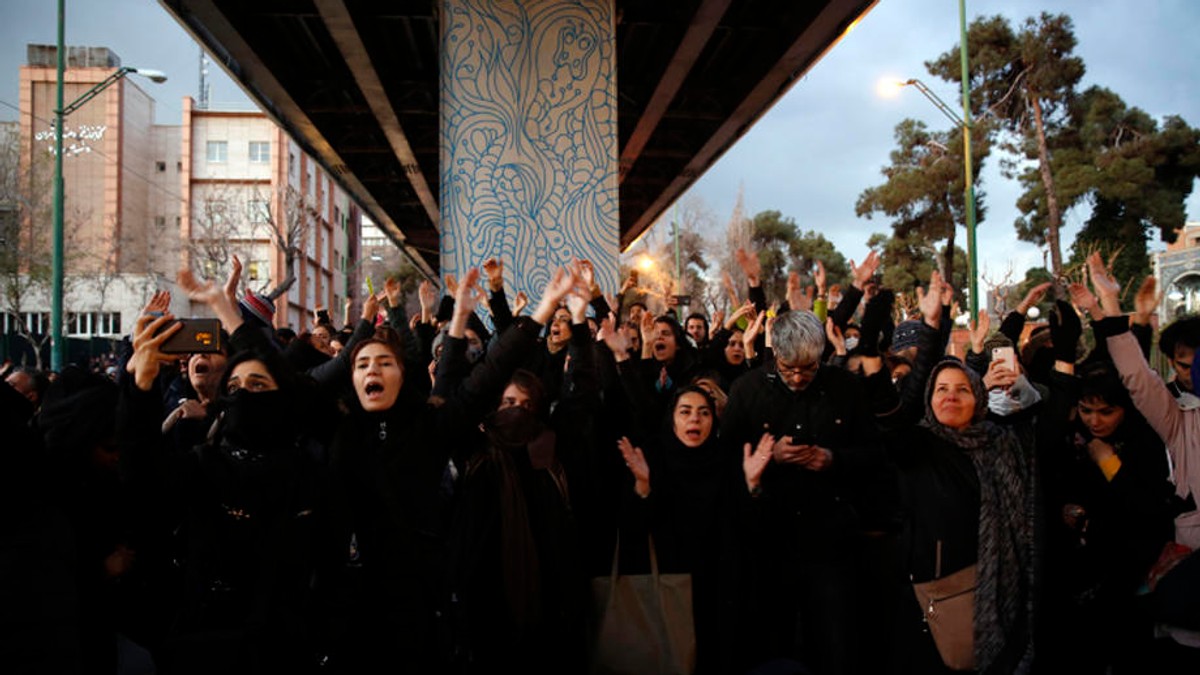 Protest în Iran, după ce Teheran a recunoscut doborârea avionului