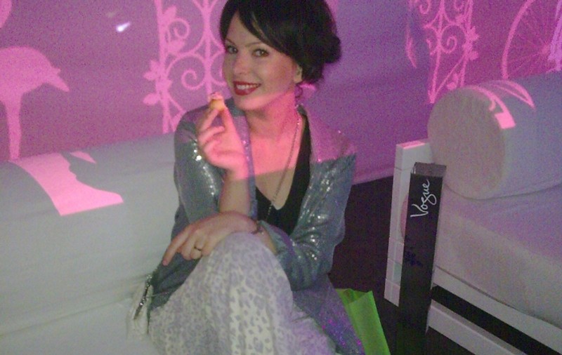 Ela Voineag a ieşit în club în... pijama şi papuci de casă