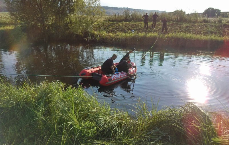 Un băiat de 15 ani din Vaslui a murit înecat într-un lac din Zona Industrială a orașului. Sărbătorea, alături de mai mulți colegi, admiterea la liceu