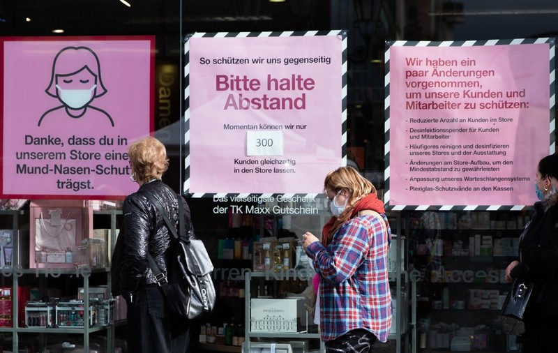 Noi măsuri anti-COVID în Europa: Irlanda a interzis vizitele la domiciliu, Franța a reintrodus starea de urgență, Germania înăsprește restricțiile
