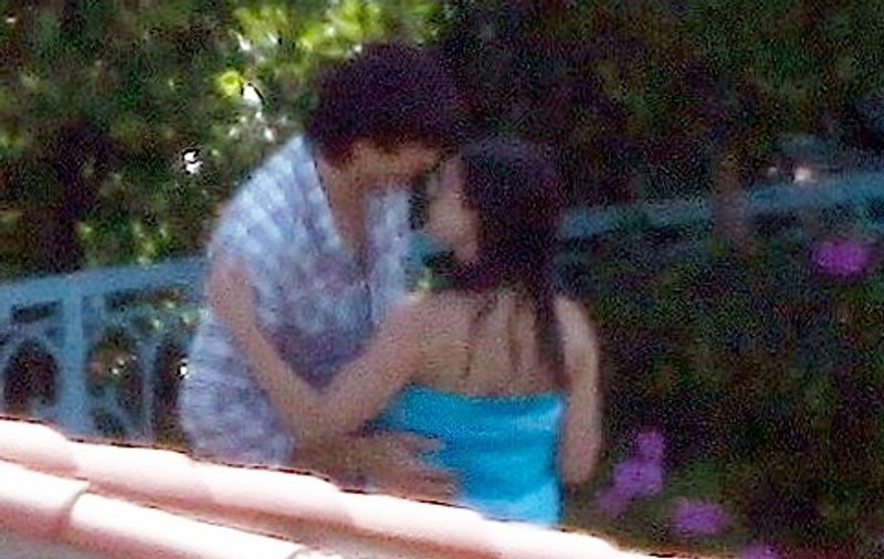 DOVADA că Ashton Kutcher și Mila Kunis sunt ÎMPREUNĂ | FOTO