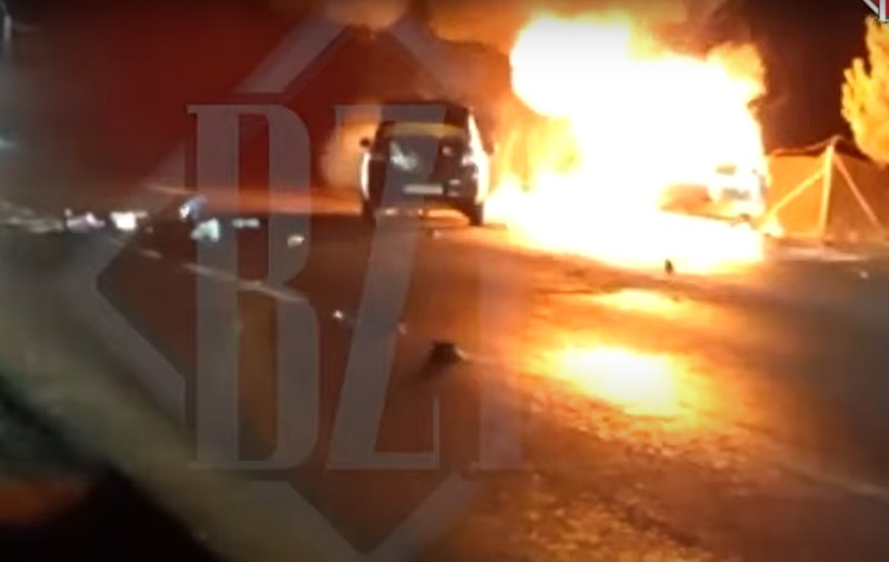 Grav accident în Iași: Două mașini au fost cuprinse de flăcări, după ce un șofer băut a intrat pe contrasens