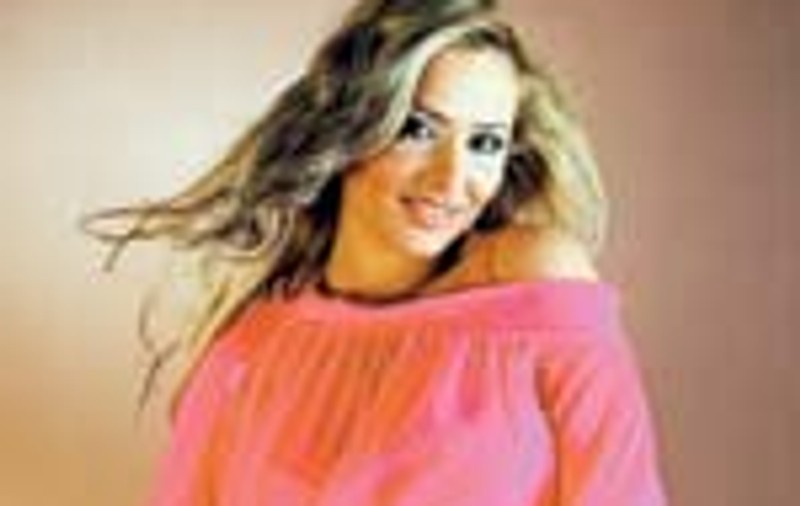 Kitty a primit cadou o masina roz