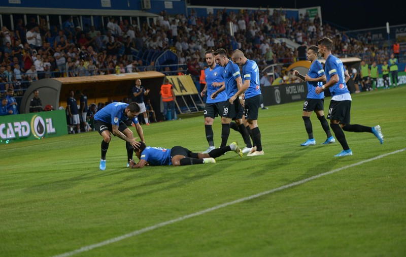Liga 1, etapa a 10-a. Viitorul - Poli Iași, meci cu penalty-uri, galbene și o eliminare. Șah etern în FCSB - CFR Cluj