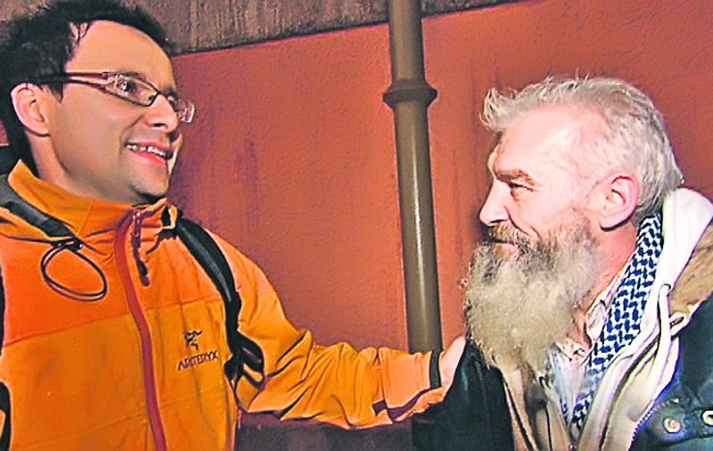 Doi tineri din Tromso, Norvegia, după ce s-au întors din vacanţă: «Cerşetorul român ne-a decorat casa»