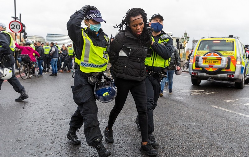 Cel puțin zece persoane au fost arestate la Londra, în timpul unui protest anti-lockdown