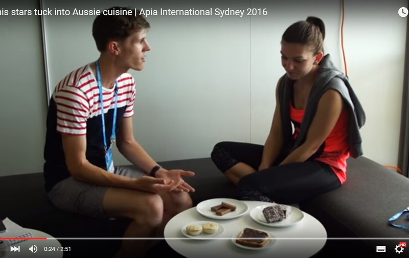 Simona Halep a fost invitată de australieni să guste mai multe produse tradiționale