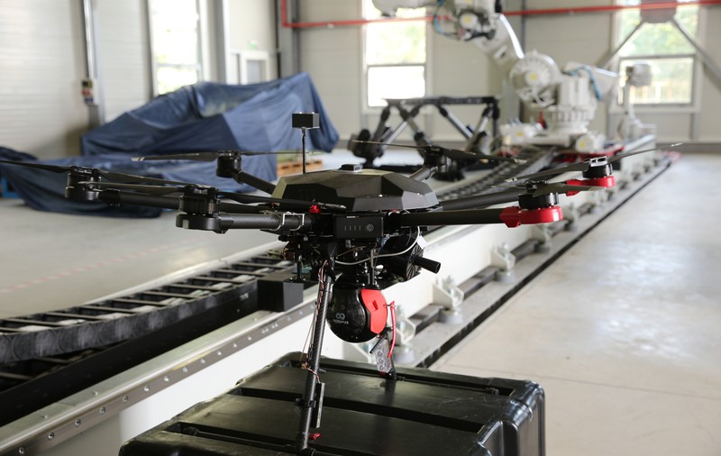 Drone românești trimise la luptă împotriva COVID-19. Misiunea lor: livrări urgente și depistarea oamenilor care nu poartă mască