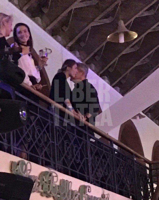FOTO EXCLUSIV/ Atenție, crai în acțiune! Dan Bittman, fotografiat în timp ce-și copleșea ”muza” de 21 de ani cu farmecul lui!