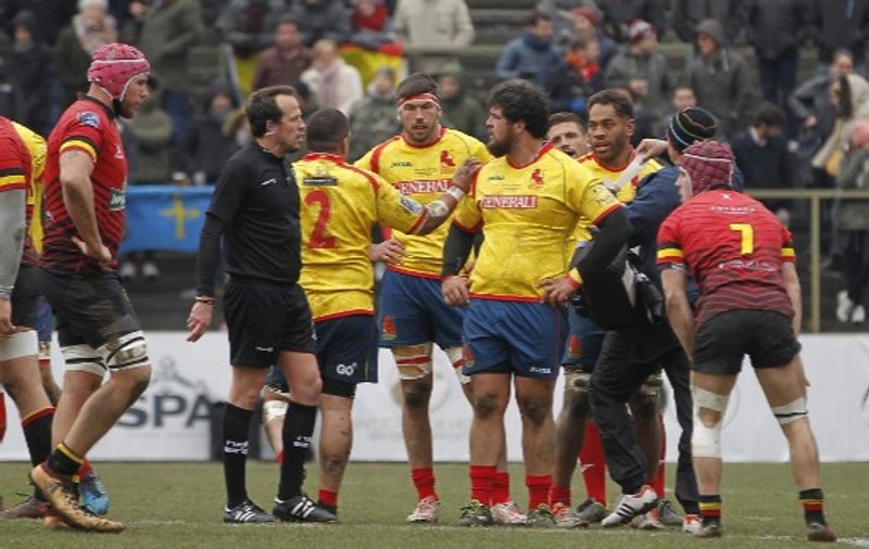 Spaniolii au făcut plângere la federația europeană după prestația arbitrului Iordăchescu. Rugby Europe analizează cazul vineri. Reacția FRR | VIDEO