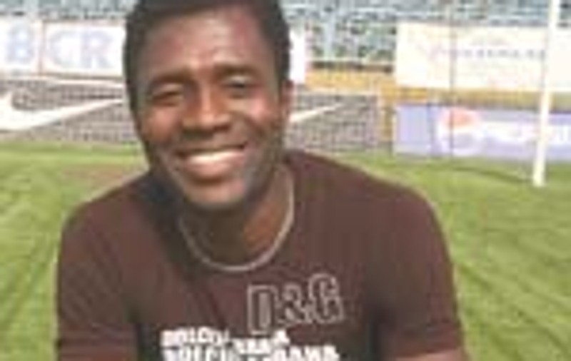 Nigerianul Bina, fan al sarmalelor cu mamaliguta