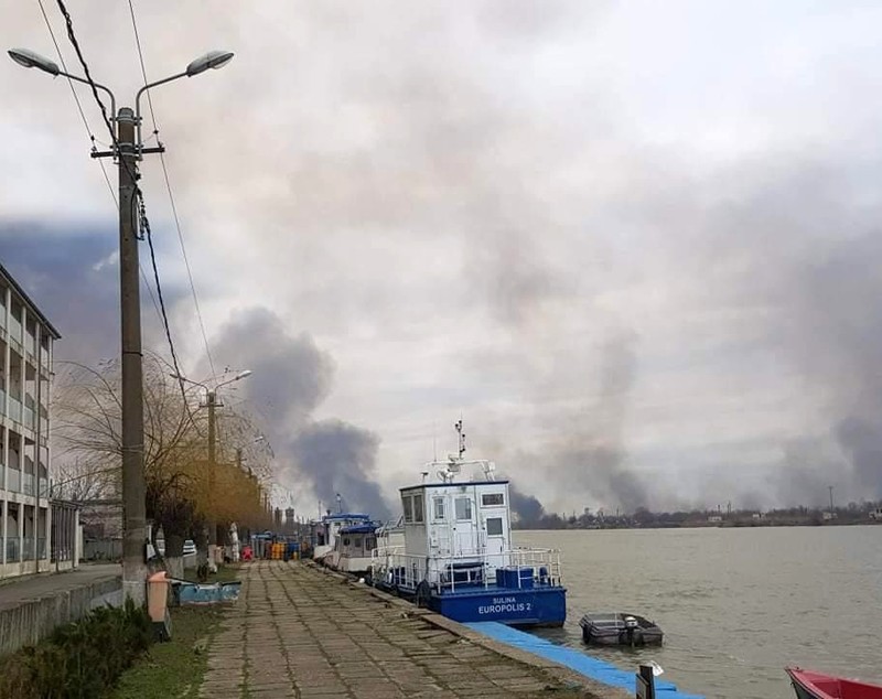 Incendiu de vegetație aproape de Sulina. Pompierii, în alertă
