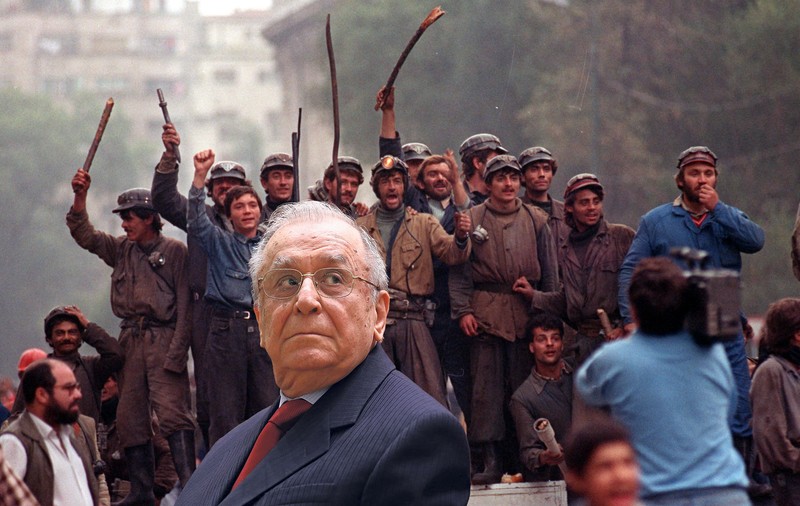 De ce nu va răspunde statul român în solidar cu Ion Iliescu și oamenii lui pentru Mineriada din 13-15 iunie 1990. Doar SRI și MAI ar putea fi bune de plată, la finalul procesului