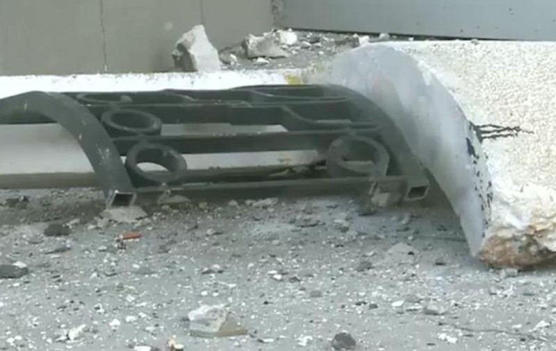 Balconul unui apartament din Bucureşti s-a prăbuşit!