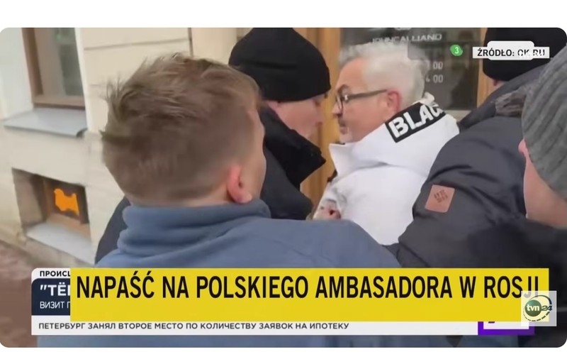 Activiști pro-Kremlin au sărit să-l bată pe ambasadorul Poloniei înainte să intre într-o biserică din Sankt Petersburg: „Cel mai grav incident din ultimii ani”