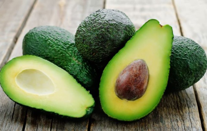 Avocado contaminat cu metale grele, retras dintr-un lanț de magazine