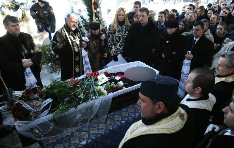 DESPĂRŢIRE DUREROASĂ! DOAMNA FOLCLORULUI ROMÂNESC, PLÂNSĂ DE MII DE ADMIRATORI! FOTO