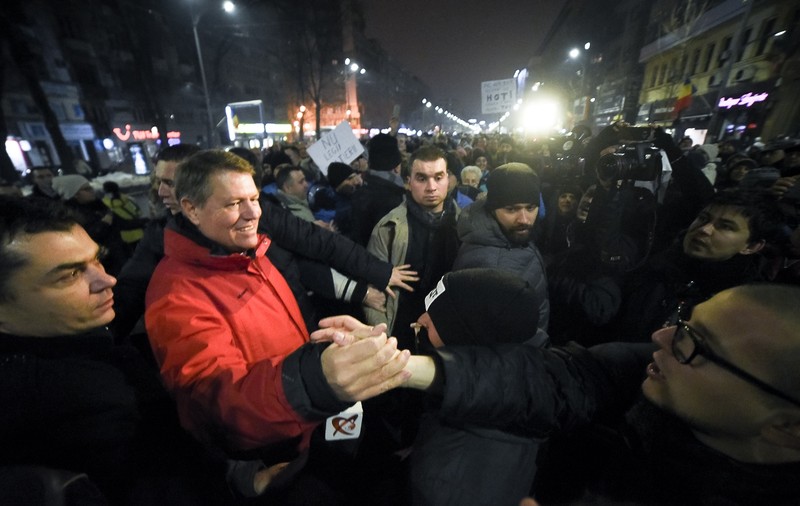 Bilanțul președintelui Klaus Iohannis, în 2017: Anul în care șefii Parlamentului i-au declarat război, și a mers în mijlocul protestelor Rezist