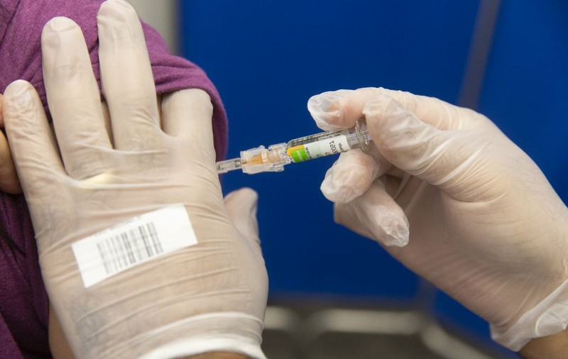A început vaccinarea antigripală în farmacii. Lista farmaciilor, publicată de Ministerul Sănătății