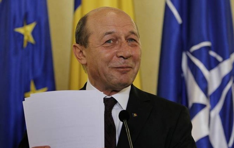 PRIMELE DOCUMENTE semnate de BĂSESCU, imediat ce s-a întors la Cotroceni. Pe cine a răsplătit