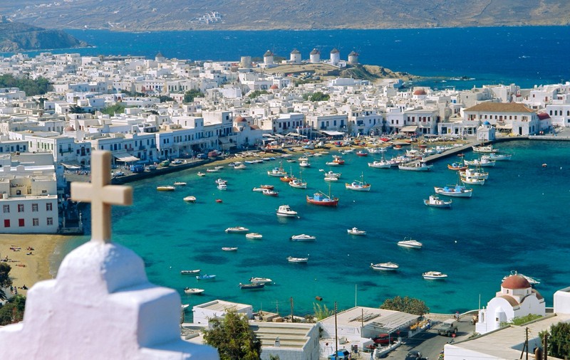 Ghid pentru românii care își petrec vacanța în Grecia. Condițiile de călătorie după intrarea țării în zona roșie