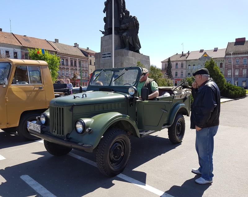 "Retro Parada Primăverii" organizată în zeci de oraşe din ţară! GALERIE FOTO