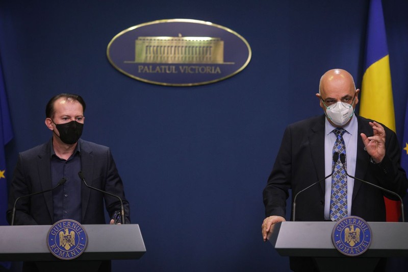 Florin Cîțu și Raed Arafat. Foto: Inquam Photos / Octav Ganea