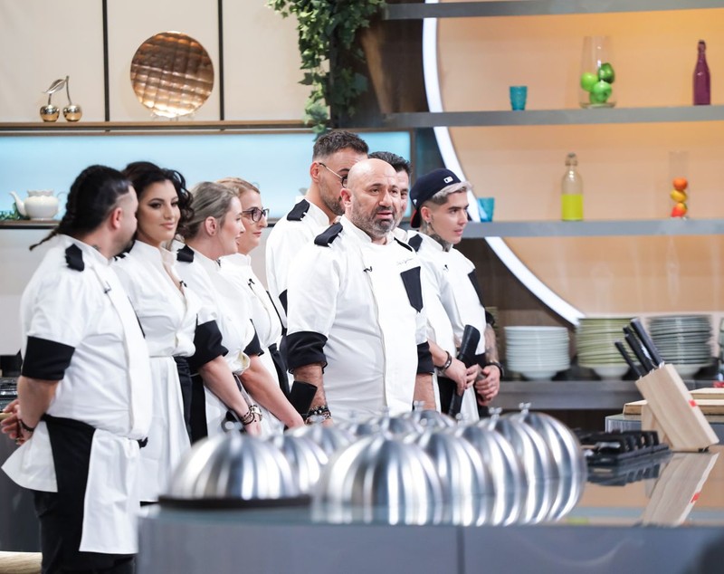 S-au format echipele de la „Chefi la cuțite”, sezonul 11. Ce concurenți au fost aleși de cei trei jurați