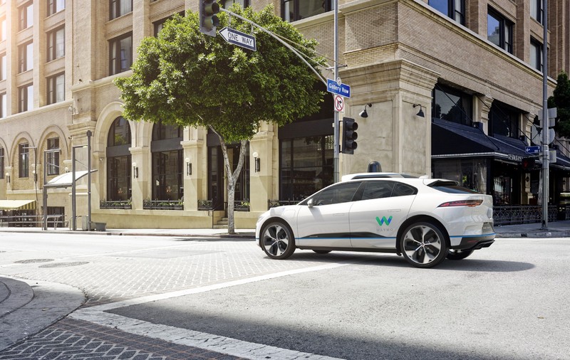 Google va folosi 20.000 de mașini electrice Jaguar pentru un serviciu de taxiuri fără șofer. Gigantul american se face transportator - VIDEO