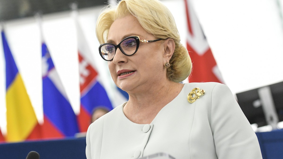 O nouă gafă a Vioricăi Dăncilă. A încurcat numele lui Ludovic Orban cu cel al lui Viktor Orban, premierul Ungariei