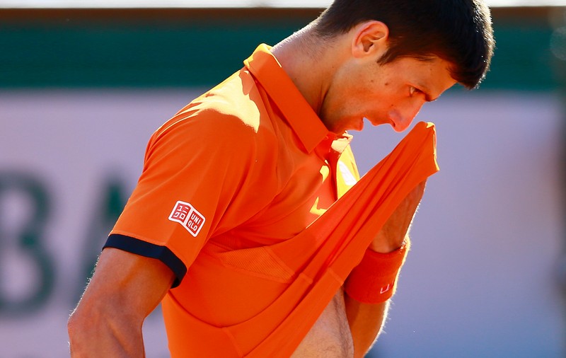 Liderul mondial Novak Djokovici va purta ochelari
