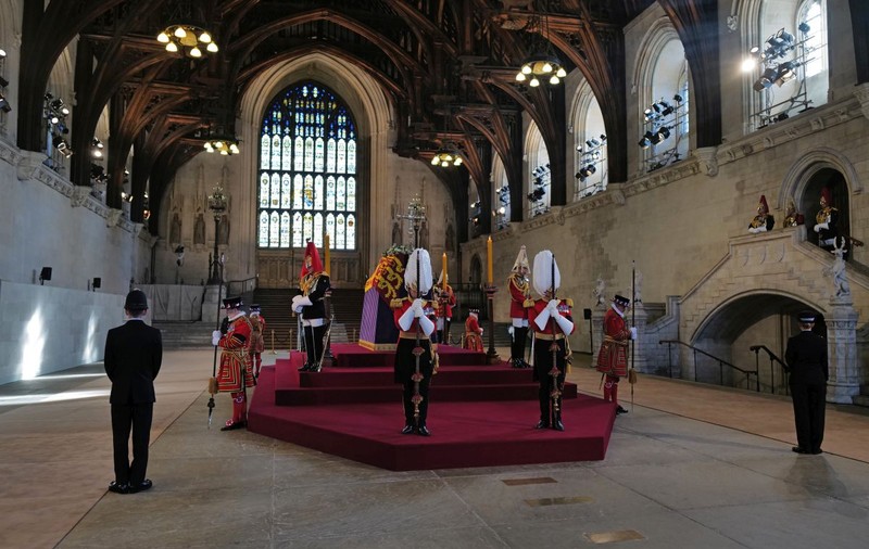 Politico: O delegație chineză nu a primit permisiunea să treacă pe la sicriul reginei Elisabeta a II-a, depus la Westminster Hall