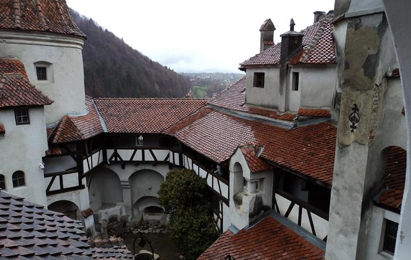 Ateliere de meşteşuguri medievale şi muzică veche la Castelul Bran, la 640 de ani de la prima atestare documentară