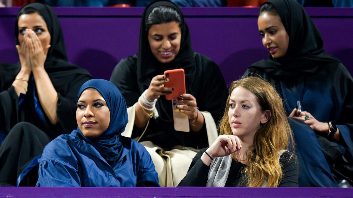 Simona Halep a fost urmărită în finala de la Doha de scrimera americană Ibtihaj Muhammad