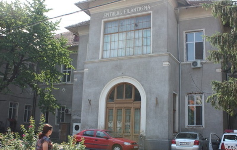Un bebeluș născut la Craiova a fost trimis singur acasă. Medicii de la Spitalul Filantropia au uitat să-i externeze mama