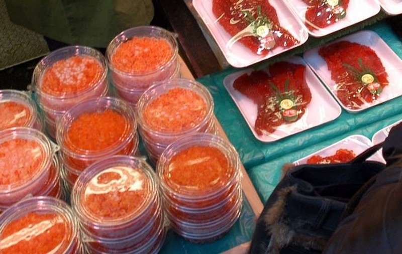 Nevoiaşii italieni serviţi cu caviar
