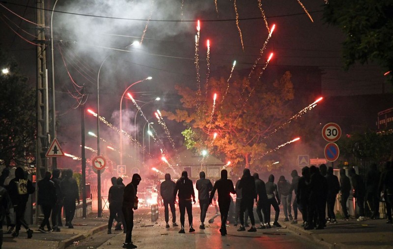 Un strigăt al furiei și „o insurecție fără obiective reale”. Cum a deschis moartea lui Nahel vechile răni nevindecate ale suburbiilor sărace din Franța