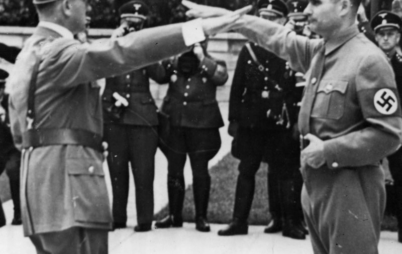 Închisoare cu suspendare pentru salut nazist
