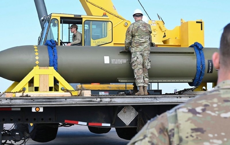 Arma secretă a SUA, capabilă să străpungă buncăre și să lovească adânc în programul nuclear iranian