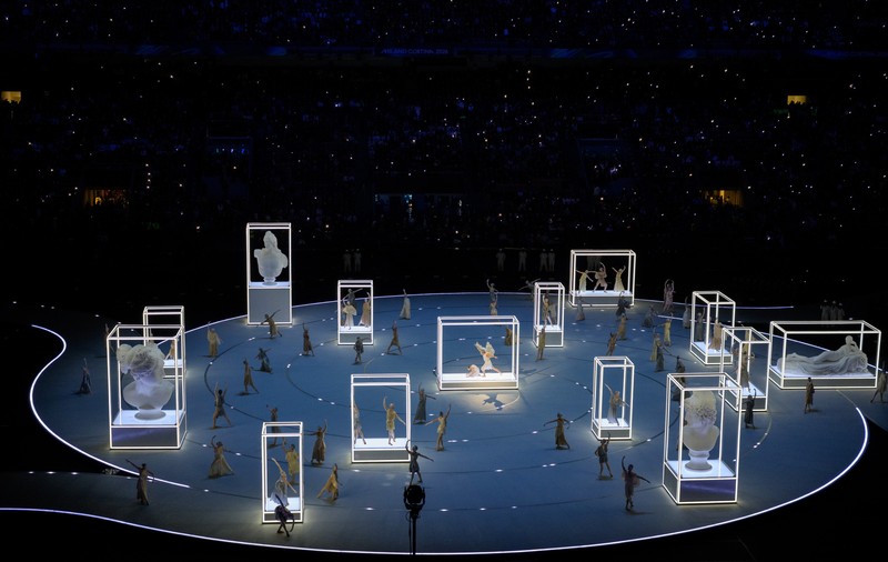 Ceremonia de deschidere Jocurile Olimpice de Iarnă Milano-Cortina 2026. Julia Sauter a purtat drapelul României pe San Siro